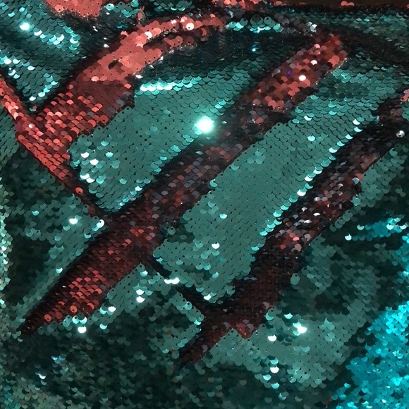 2 Sequined Color Change Throw Pillow Cases NWOTS - Picture 6 of 11